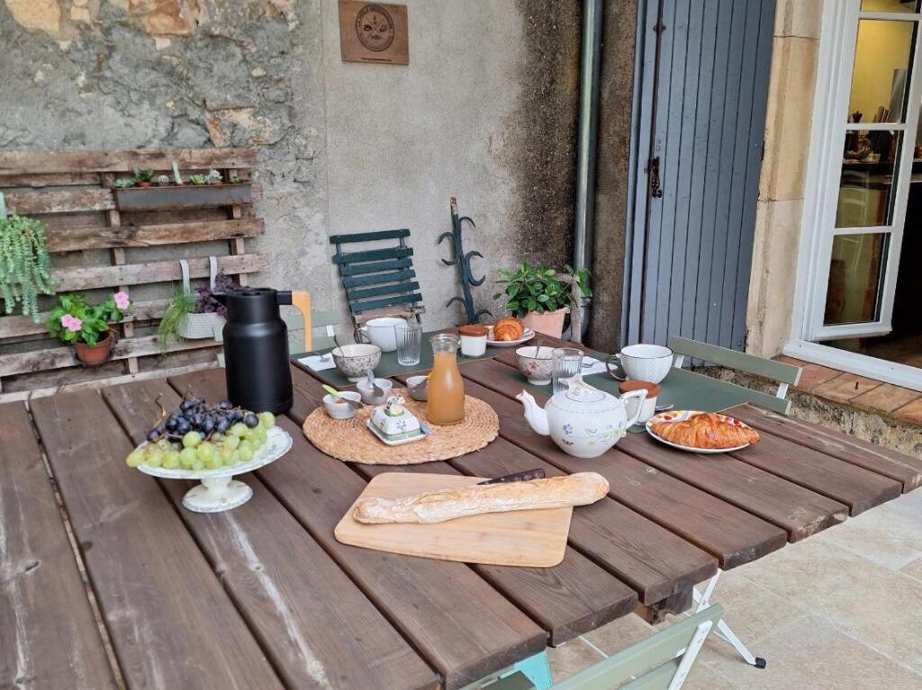 Bed and Breakfast Domaine De Capoulade Narbona Esterno foto